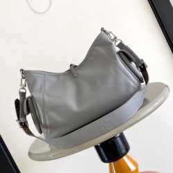Replica Borse Firmate a tracolla Louis Vuitton CarryAll Cargo Vibe PM M12579 Grigia Imitazioni Replica Borse Firmate a tracolla Louis Vuitton CarryAll Cargo Vibe PM M12579 Grigia