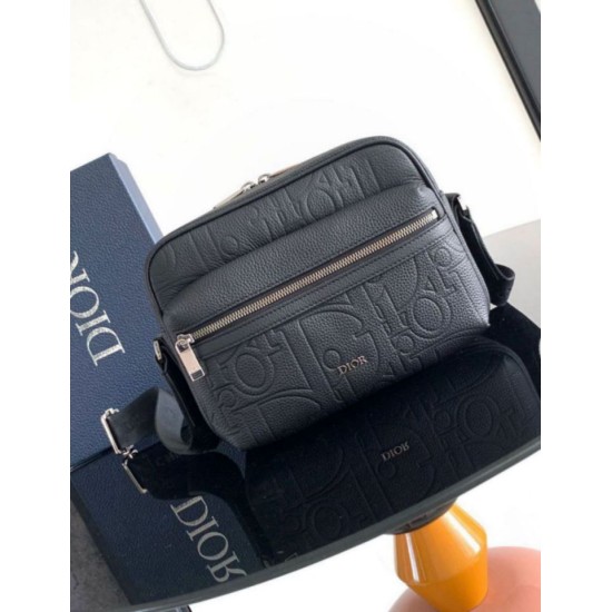 Replica Borsa a tracolla con cerniera Dior Rider 2.0 nera Gravity Riproduzione Fedele Borsa a tracolla con cerniera Dior Rider 2.0 nera Gravity imitazioni