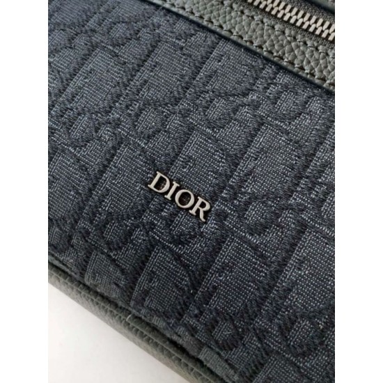Replica Borsa a tracolla con cerniera Dior Rider 2.0 nera obliqua con nero Riproduzione Fedele Borsa a tracolla con cerniera Dior Rider 2.0 nera obliqua con nero imitazioni