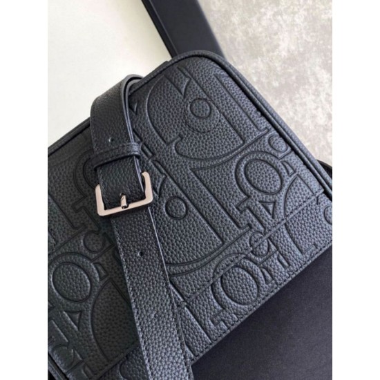 Replica Bora Pari a tracolla Dior da uomo con patta nera Gravity Riproduzione Fedele Bora Pari replica a tracolla Dior da uomo con patta nera Gravity imitazioni