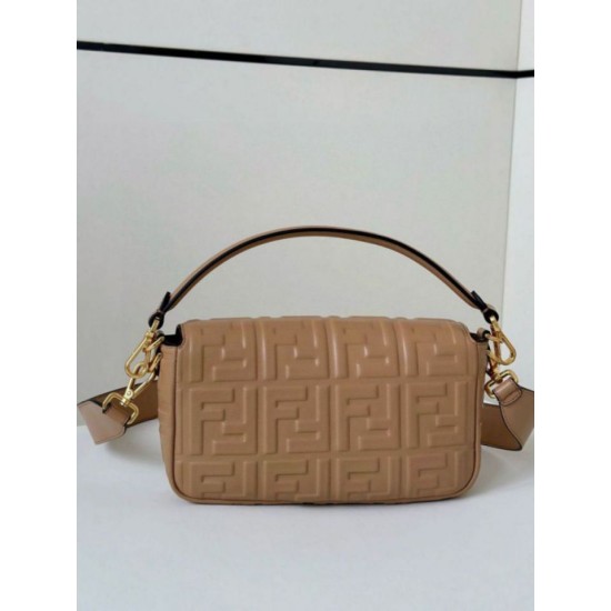 Replica Borse media Fendi Baguette in nappa beige FF Riproduzione Fedele Borse Replica media Fendi Baguette in nappa beige FF imitazioni
