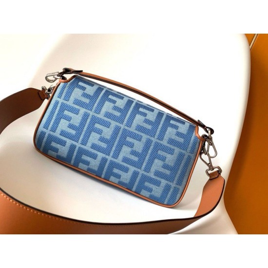 Replica Perfetta media Fendi Baguette in denim con ricamo FF imitazioni