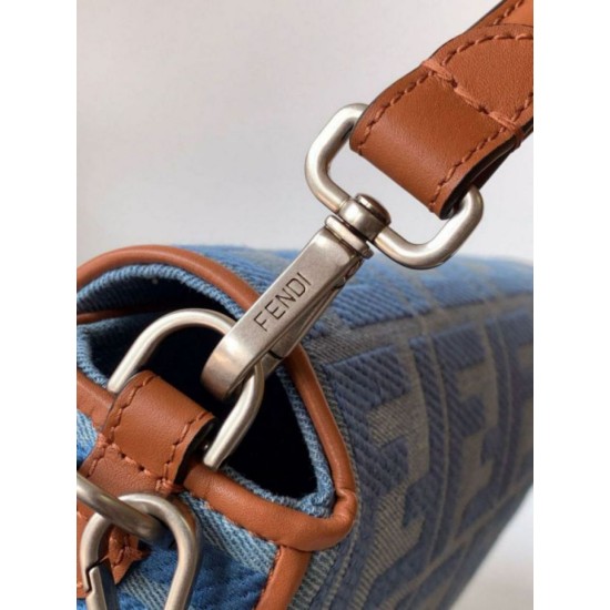 Replica Perfetta media Fendi Baguette in denim con ricamo FF imitazioni