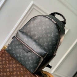 Replica Zaino Louis Vuitton Discovery Zaino PM M22558 Riproduzione Fedele Zaino Louis Vuitton Discovery Zaino PM M22558 imitazioni