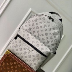 Replica Zaino Louis Vuitton Discovery Monogramma in rilievo M46557 Riproduzione Fedele Zaino Louis Vuitton Discovery Monogramma in rilievo M46557 imitazioni
