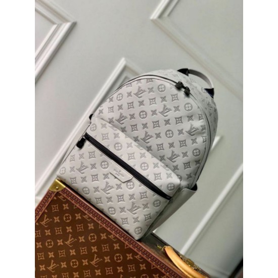 Replica Zaino Louis Vuitton Discovery Monogramma in rilievo M46557 Riproduzione Fedele Zaino Louis Vuitton Discovery Monogramma in rilievo M46557 imitazioni
