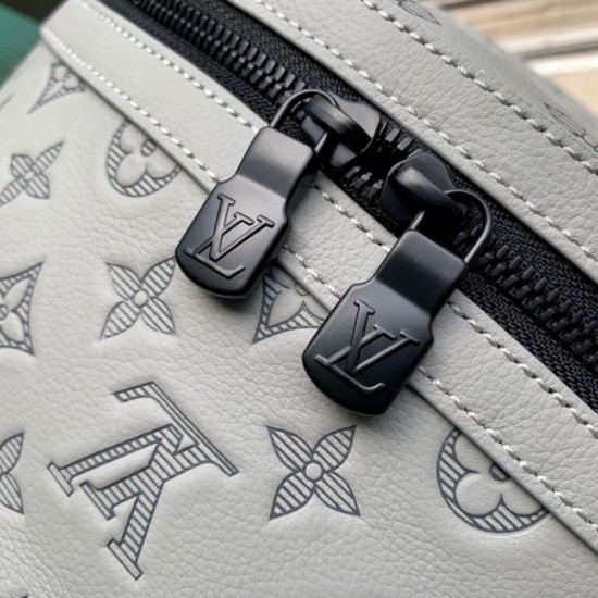 Replica Zaino Louis Vuitton Discovery Monogramma in rilievo M46557 Riproduzione Fedele Zaino Louis Vuitton Discovery Monogramma in rilievo M46557 imitazioni
