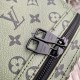 Replica Zaino Louis Vuitton Discovery PM Tela monogramma verde M46802 Riproduzione Fedele Zaino Louis Vuitton Discovery PM Tela monogramma verde M46802 imitazioni