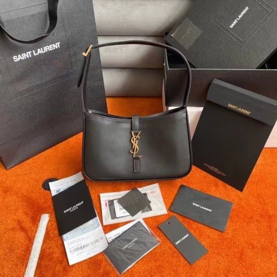 Replica YSL Saint Laurent Le 5 à 7 Borse Hobo Nera Riproduzione Fedele YSL Saint Laurent Le 5 à 7 Borse Replica Hobo Nera imitazioni