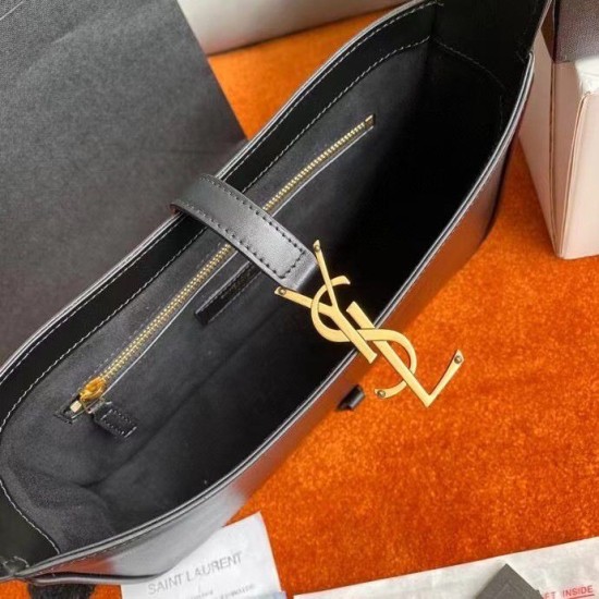 Replica YSL Saint Laurent Le 5 à 7 Borse Hobo Nera Riproduzione Fedele YSL Saint Laurent Le 5 à 7 Borse Replica Hobo Nera imitazioni