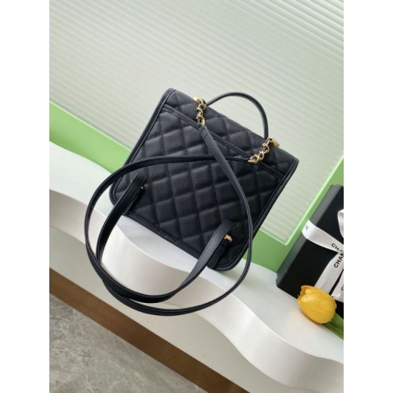 Replica Zaino Vintage Chanel 25B Pelle di Vitello Granata AS5715 Nero Imitazioni Replica Zaino Vintage Chanel 25B Pelle di Vitello Granata AS5715 Nero