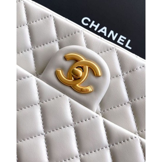 Replica Borse Imitazioni Chanel piccola con patta classica CF in pelle di agnello lucida bianca Imitazioni Replica Borse Imitazioni Chanel piccola con patta classica CF in pelle di agnello lucida bianca