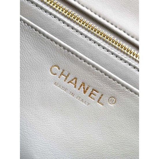 Replica Borse Imitazioni Chanel piccola con patta classica CF in pelle di agnello lucida bianca Imitazioni Replica Borse Imitazioni Chanel piccola con patta classica CF in pelle di agnello lucida bianca