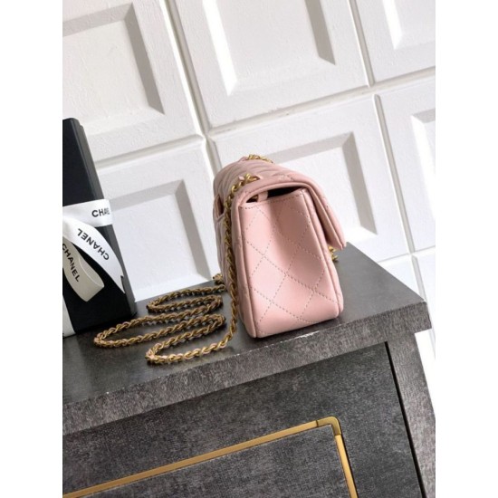 Replica Borse Chanel piccola con patta classica CF in pelle di agnello lucida rosa Imitazioni Replica Borse Chanel piccola con patta classica CF in pelle di agnello lucida rosa