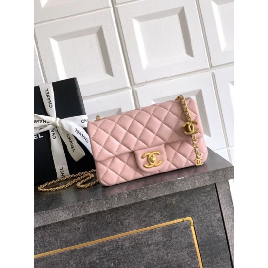 Replica Borse Chanel piccola con patta classica CF in pelle di agnello lucida rosa Imitazioni Replica Borse Chanel piccola con patta classica CF in pelle di agnello lucida rosa