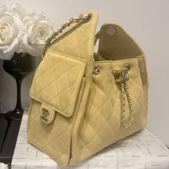Replica Chanel AS5293, borsa a secchiello con coulisse piccola Hobo Vintage, pelle di daino gialla Imitazioni Replica Chanel AS5293, borsa a secchiello con coulisse piccola Hobo Vintage, pelle di daino gialla