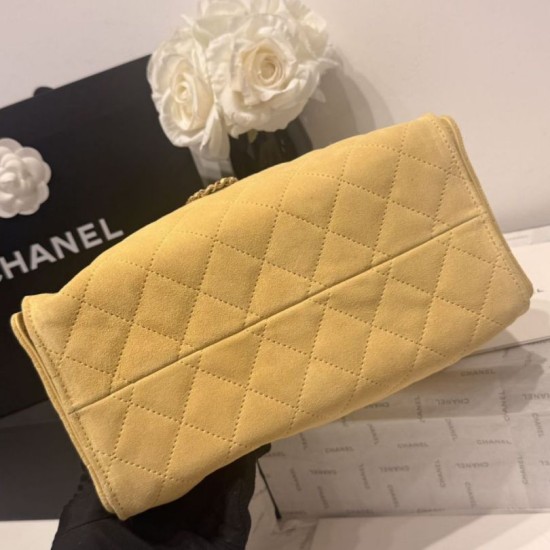 Replica Chanel AS5293, borsa a secchiello con coulisse piccola Hobo Vintage, pelle di daino gialla Imitazioni Replica Chanel AS5293, borsa a secchiello con coulisse piccola Hobo Vintage, pelle di daino gialla