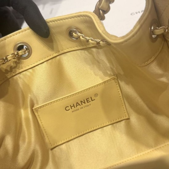 Replica Chanel AS5293, borsa a secchiello con coulisse piccola Hobo Vintage, pelle di daino gialla Imitazioni Replica Chanel AS5293, borsa a secchiello con coulisse piccola Hobo Vintage, pelle di daino gialla