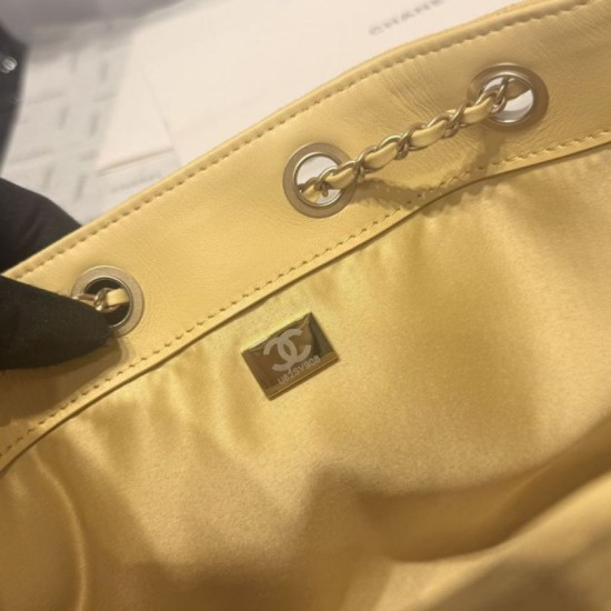 Replica Chanel AS5293, borsa a secchiello con coulisse piccola Hobo Vintage, pelle di daino gialla Imitazioni Replica Chanel AS5293, borsa a secchiello con coulisse piccola Hobo Vintage, pelle di daino gialla