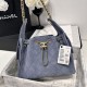 Replica Chanel AS5293, borsa a secchiello con coulisse piccola Hobo Vintage, pelle di daino blu Imitazioni Replica Chanel AS5293, borsa a secchiello con coulisse piccola Hobo Vintage, pelle di daino blu