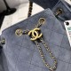 Replica Chanel AS5293, borsa a secchiello con coulisse piccola Hobo Vintage, pelle di daino blu Imitazioni Replica Chanel AS5293, borsa a secchiello con coulisse piccola Hobo Vintage, pelle di daino blu