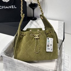Replica Chanel AS5293, borsa a secchiello con coulisse piccola Hobo Vintage Verde pelle di daino Imitazioni Replica Chanel AS5293, borsa a secchiello con coulisse piccola Hobo Vintage Verde pelle di daino