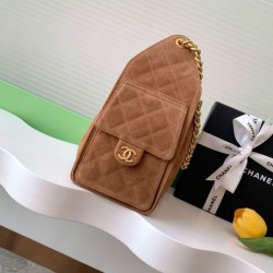 Replica Chanel AS5293 Borse Imitazioni a secchiello piccola Hobo Vintage con coulisse in pelle scamosciata marrone Imitazioni Replica Chanel AS5293 Borse Imitazioni a secchiello piccola Hobo Vintage con coulisse in pelle scamosciata marrone