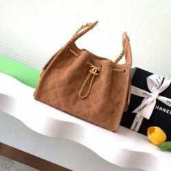 Replica Chanel AS5293 Borse Imitazioni a secchiello piccola Hobo Vintage con coulisse in pelle scamosciata marrone