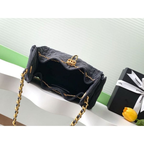 Replica Chanel AS5293 Borsa 1:1 a secchiello piccola Hobo Vintage con coulisse in denim nero Imitazioni Replica Chanel AS5293 Borsa 1:1 a secchiello piccola Hobo Vintage con coulisse in denim nero