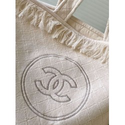 Borsa Tote Chanel Coco Beach con Borsa Piccola Agnello Bianco Borsa Tote Chanel Coco Beach con Borsa Piccola Agnello Bianco