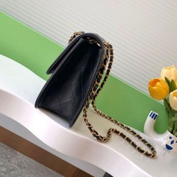 Replica Borse Sweet Flap Chanel 24K Pelle di vacchetta oliata e cerata AS5145 Nero Imitazioni Replica Borse Sweet Flap Chanel 24K Pelle di vacchetta oliata e cerata AS5145 Nero
