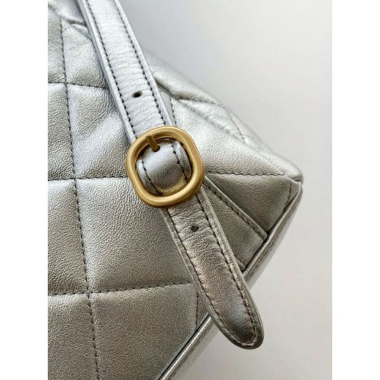 Replica Zaino Chanel 25K Pelle di vitello granata AS5793 Argento Imitazioni Replica Zaino Chanel 25K Pelle di vitello granata AS5793 Argento