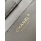 Replica Borsa tote Chanel grande con tracolla a catena AS5303 Scamosciato Grigio