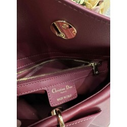 borsa tote Dior CD 26SS fiocco bordeaux borsa tote Dior CD 26SS fiocco bordeaux