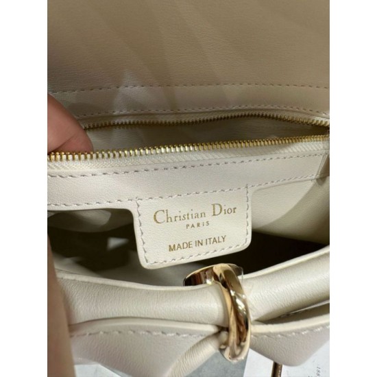 Replica borse griffate tote Dior CD 26SS con fiocco bianca Imitazioni Replica borse griffate tote Dior CD 26SS con fiocco bianca