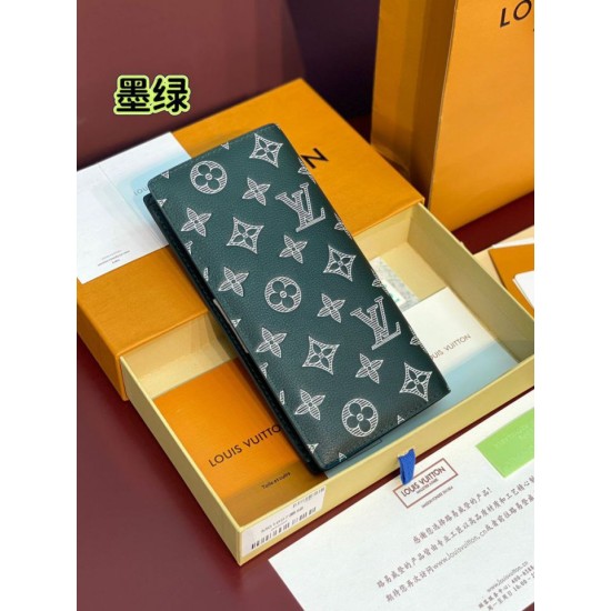 Replica Pari Louis Vuitton M61697 Portafoglio Brazza Monogram Eclipse Verde Imitazioni Replica Pari Louis Vuitton M61697 Portafoglio Brazza Monogram Eclipse Verde