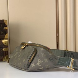 Replica Louis Vuitton m26933 Marsupio Rush da uomo Verde Imitazioni Replica Louis Vuitton m26933 Marsupio Rush da uomo Verde