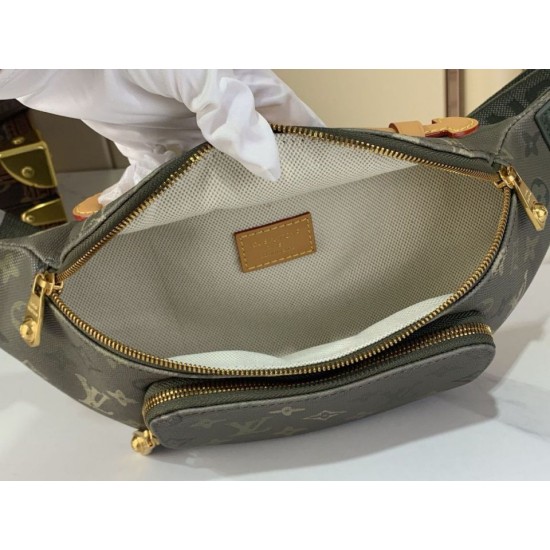 Replica Louis Vuitton m26933 Marsupio Rush da uomo Verde Imitazioni Replica Louis Vuitton m26933 Marsupio Rush da uomo Verde
