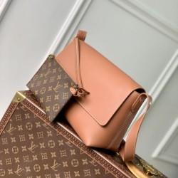 Replica Borsa a tracolla Louis Vuitton Low Key Messenger M26532 Marrone Imitazioni Replica Borsa a tracolla Louis Vuitton Low Key Messenger M26532 Marrone