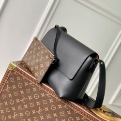 Replica Borsa a tracolla Louis Vuitton Low Key Messenger M13148 Nero Imitazioni Replica Borsa a tracolla Louis Vuitton Low Key Messenger M13148 Nero