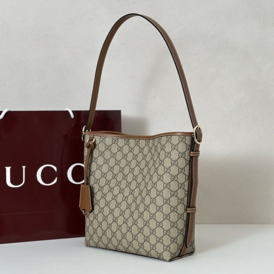Replica Borsa a tracolla piccola Gucci GG Emblem 848881 Marrone Imitazioni Replica Borsa a tracolla piccola Gucci GG Emblem 848881 Marrone