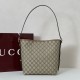 Replica Borsa a tracolla piccola Gucci GG Emblem 848881 Marrone Imitazioni Replica Borsa a tracolla piccola Gucci GG Emblem 848881 Marrone