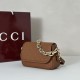 Replica Gucci 847448 Borsa a tracolla piccola GG Emblem Marrone Imitazioni Replica Gucci 847448 Borsa a tracolla piccola GG Emblem Marrone