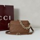 Replica Gucci 847448 Borsa a tracolla piccola GG Emblem Marrone Imitazioni Replica Gucci 847448 Borsa a tracolla piccola GG Emblem Marrone