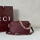 Replica Gucci 847448 Borsa a tracolla piccola GG Emblem Bordeaux Imitazioni Replica Gucci 847448 Borsa a tracolla piccola GG Emblem Bordeaux