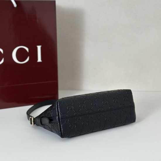 Replica Gucci 847450 Borsa a tracolla piccola GG Emblem Nero Imitazioni Replica Gucci 847450 Borsa a tracolla piccola GG Emblem Nero
