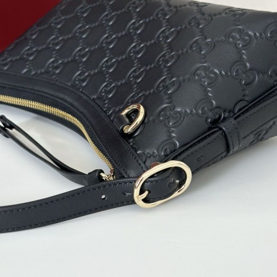 Replica Gucci 847450 Borsa a tracolla piccola GG Emblem Nero Imitazioni Replica Gucci 847450 Borsa a tracolla piccola GG Emblem Nero