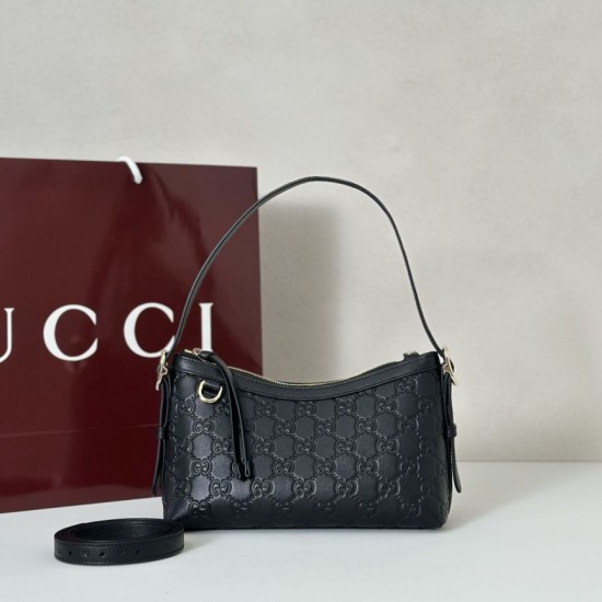 Replica Gucci 847450 Borsa a tracolla piccola GG Emblem Nero Imitazioni Replica Gucci 847450 Borsa a tracolla piccola GG Emblem Nero