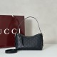 Replica Gucci 847450 Borsa a tracolla piccola GG Emblem Nero Imitazioni Replica Gucci 847450 Borsa a tracolla piccola GG Emblem Nero