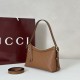 Replica Gucci 847450 Borsa a tracolla piccola GG Emblem Marrone Imitazioni Replica Gucci 847450 Borsa a tracolla piccola GG Emblem Marrone